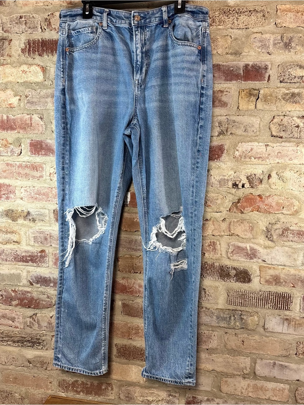 American eagle strigid straight leg distressed jeans 14